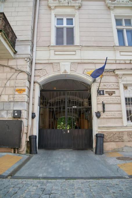White Door Apartments Heart Of Odessa 4 Exterior foto